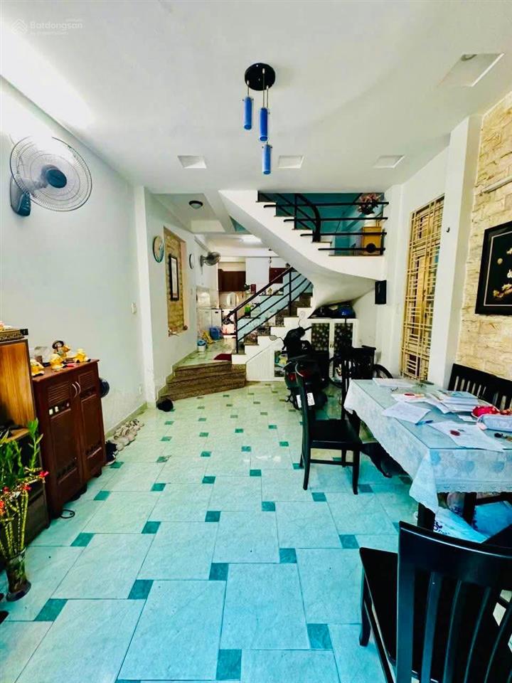 Bán nhà chính chủ phạm thế hiển (p1 q8) 52m2, 3 tầng, 3pn, hẻm thông