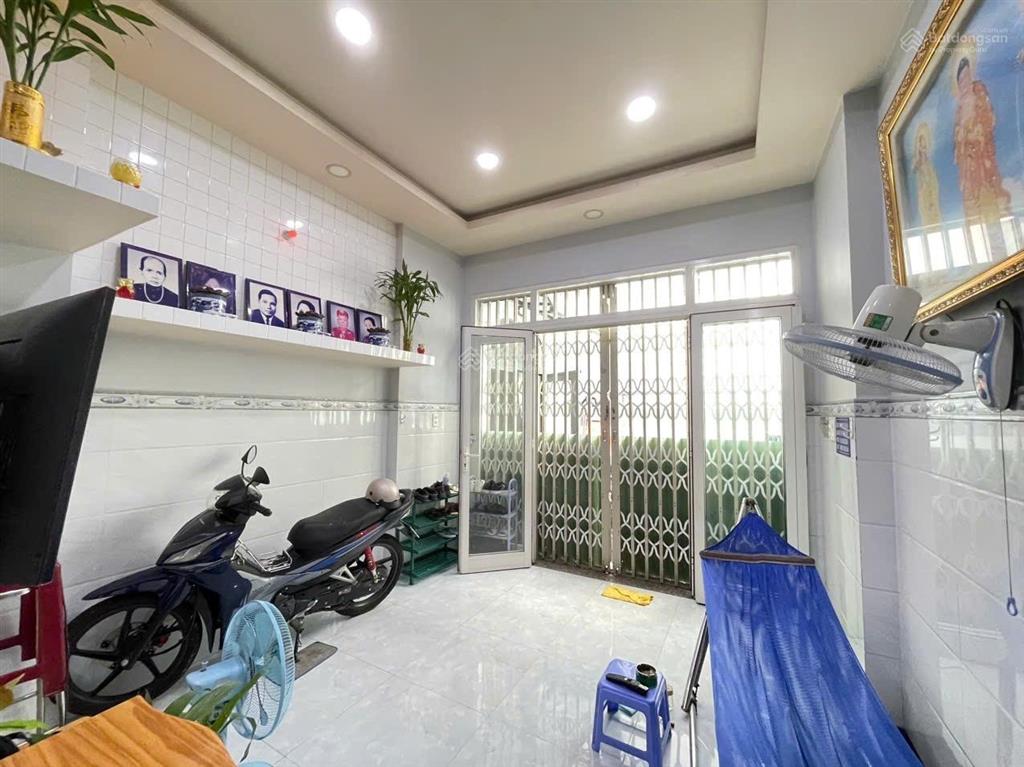 Bán nhà chính chủ âu dương lân p3 quận 8, 31m2, 4 tầng, 5pn, không quy hoạch, không ngập nước.