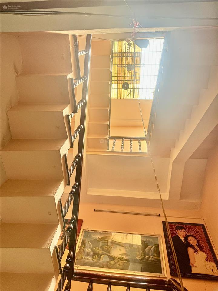 Bán nhà mặt tiền đường trịnh hoài đức quận 5, 84m2, 5 tầng, 6pn, hiện đang kinh doanh