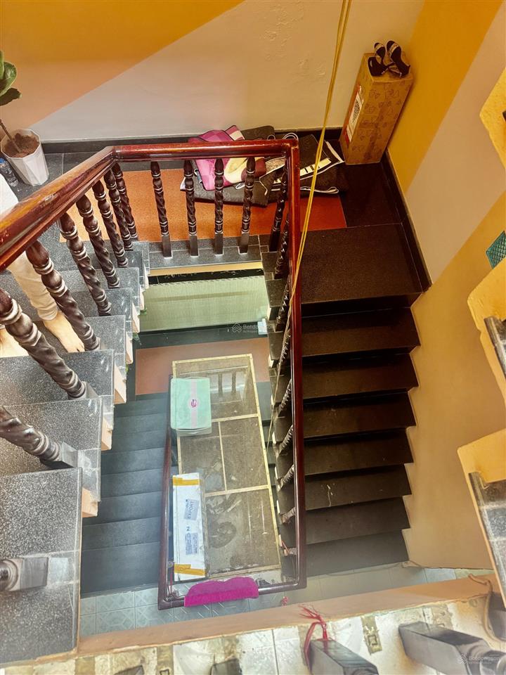 Bán nhà mặt tiền đường trịnh hoài đức quận 5, 84m2, 5 tầng, 6pn, hiện đang kinh doanh