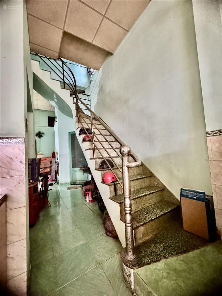 Bán nhà hxh hẻm xe hơi lương văn can quận 8, 121m2, 2 tầng, cách mặt tiền đường 20m