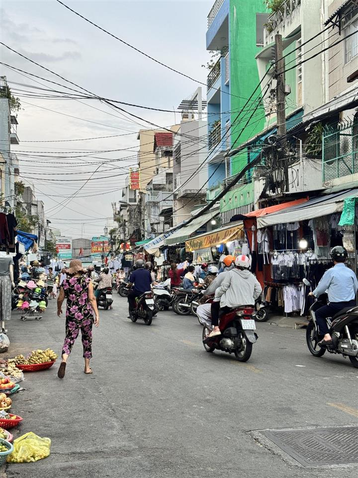 Bán nhà mặt tiền đường hoàng minh đạo quận 8, 40,9m2, 3 tầng, khu vực kinh doanh sầm uất