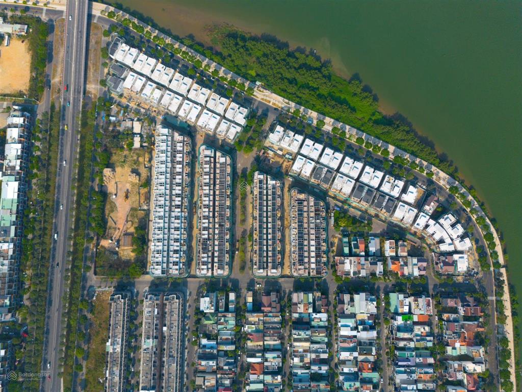 Bán nhà 4.5 tầng, diện tích 106.2m2 đất, trung tâm quận hải châu, ven sông hàn đà nẵng