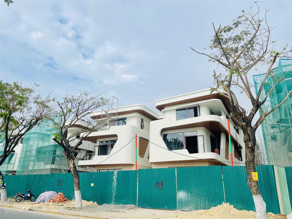 Cần bán gấp biệt thự 300m2 ngang 12m đường thăng long, mặt sông hàn, quận hải châu, tp đà nẵng