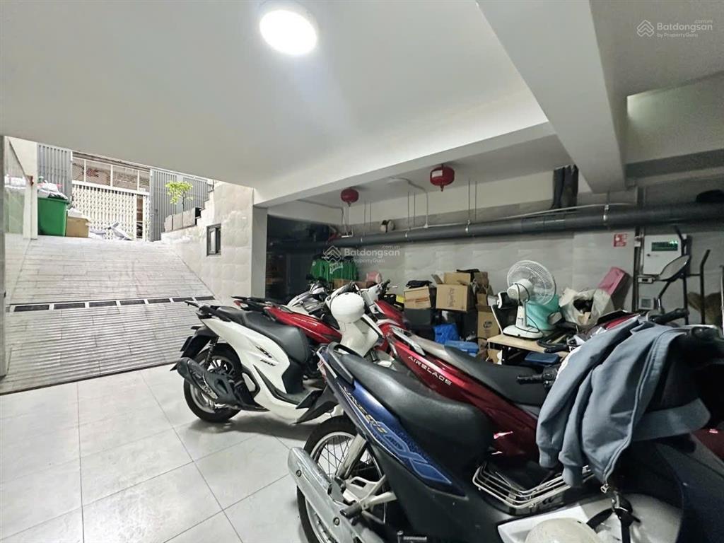 Chdv 7 tầng dòng tiền hơn 1 tỷ/năm phan xích long, phú nhuận  130m2 (5.6x23)  hẻm xe hơi thông