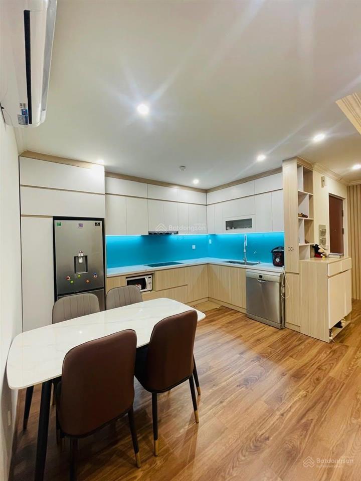 Chính chủ cần bán căn hộ 68 m2 tòa park view nội khu, giá 3,550  0982 862 ***