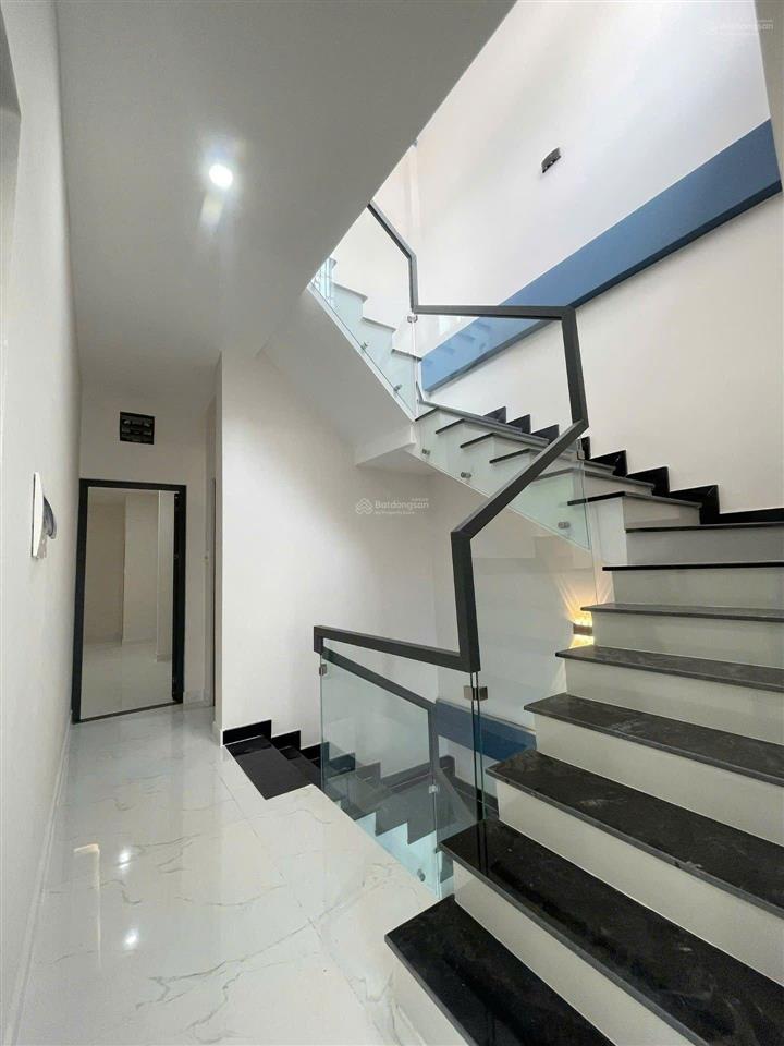 Mặt tiền kdc bình hưng bc, kế bên bến xe q8, 6 x 20 vuông, 3 tầng, sân thượng, chỉ 13.5 tỷ tl.