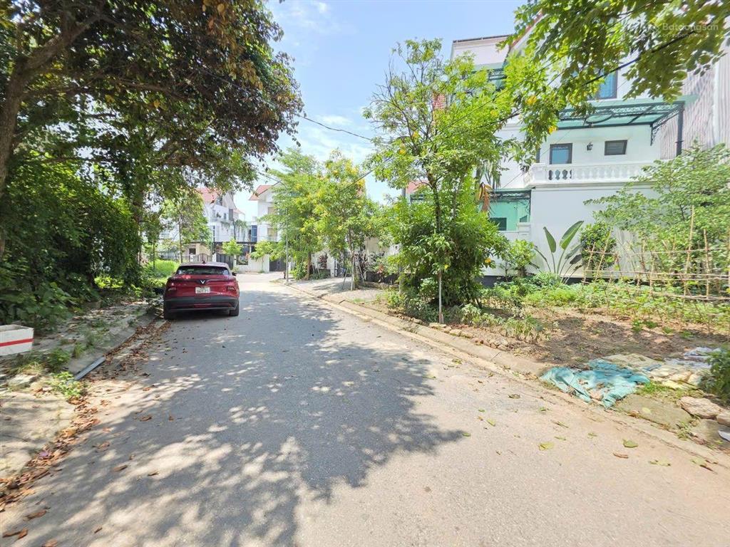 Bán căn biệt thự ngôi nhà mới 292,4m giá 75tr/m thu về