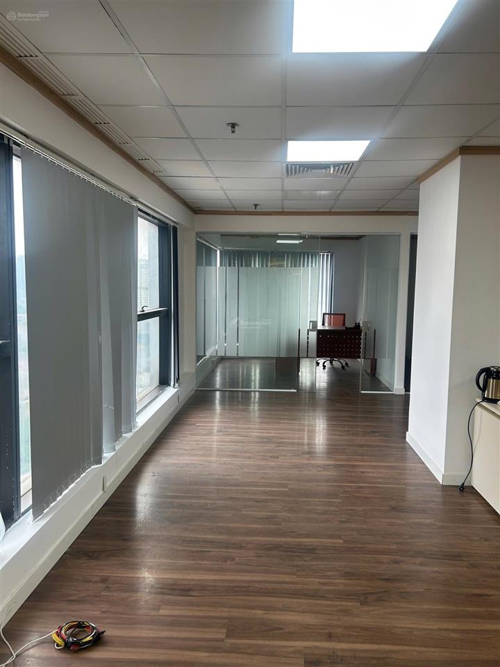 Bán sàn văn phòng ngọc khánh plaza sẵn nội thất  tầng cao view đẹp