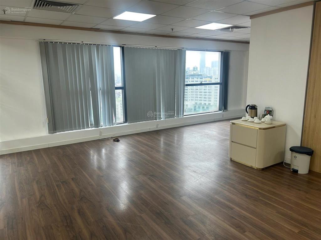 Cho thuê văn phòng ngọc khánh plaza sẵn nội thất. tầng cao view đẹp