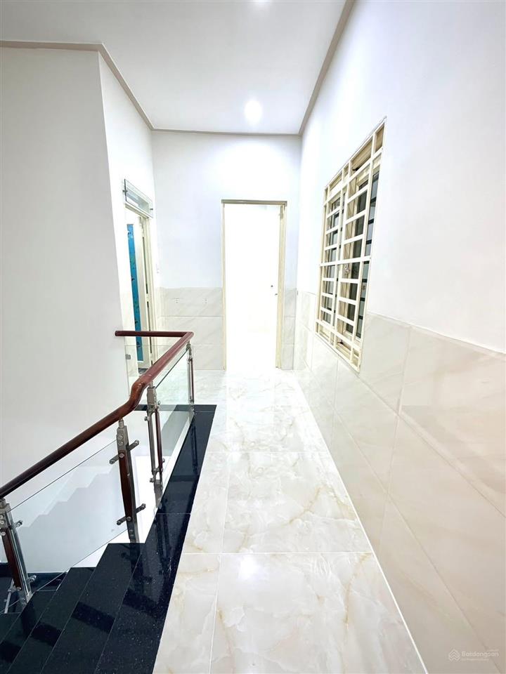 Nhà đẹp 4x11m 1 lầu đúc (2pn 2wc) hẻm 3m thông. 1/ văn cao, tân phú