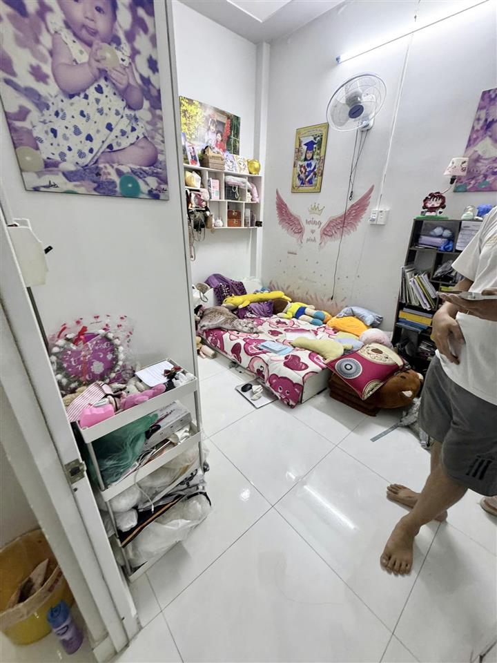 Nhà đúc kiên cố 4x9m 1lầu (2pn 2wc) hẻm 4m thông. 1/ đường số 14a. bình tân giáp tân phú