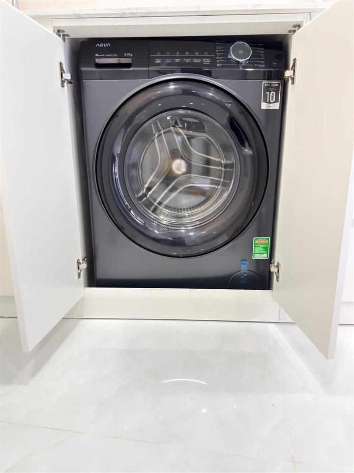 Nhà mới đẹp 3,3x3,6m 2lầu đúc (2pn 2wc) hẻm 2m. lê ngã. tân phú