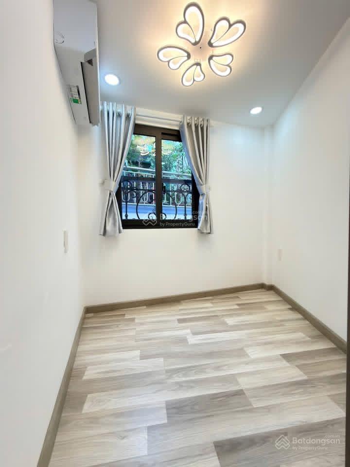 Nhà mới đẹp 3,3x3,6m 2lầu đúc (2pn 2wc) hẻm 2m. lê ngã. tân phú