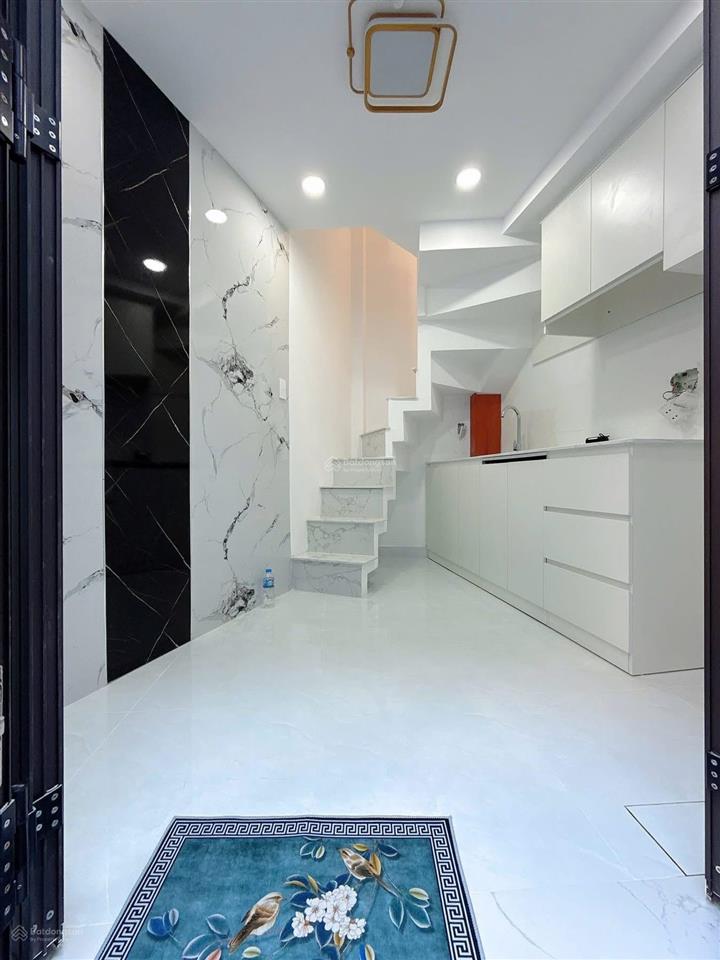 Nhà mới đẹp 3,3x3,6m 2lầu đúc (2pn 2wc) hẻm 2m. lê ngã. tân phú