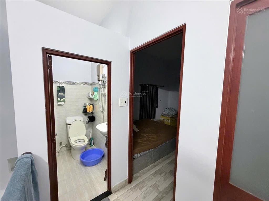 Nhà ngộp 6,3 x 6,3m 1lầu đúc (2pn 2wc) hẻm 3m sát mt. đường lý tuệ. tân phú