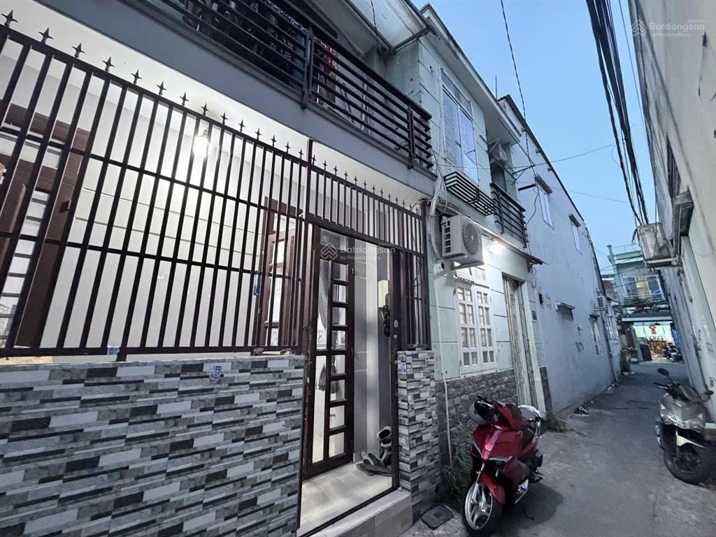 Nhà ngộp 6,3 x 6,3m 1lầu đúc (2pn 2wc) hẻm 3m sát mt. đường lý tuệ. tân phú