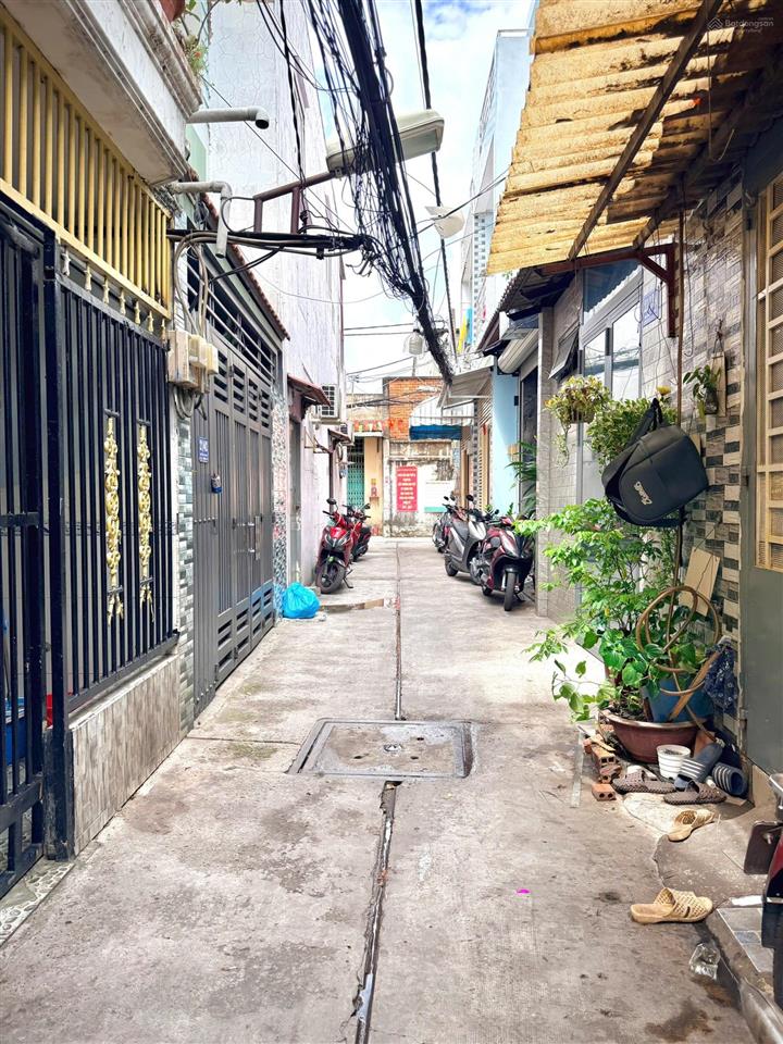Nhà ngộp rẻ 3x6,2m 2 lầu (2pn 2wc) ban công  hẻm 3m. 1/ đường số 14  lê văn quới. bình tân