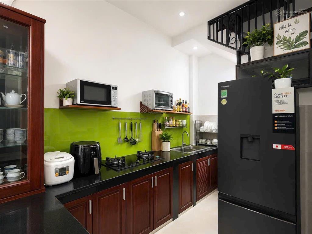Bán nhà 3,5x8m 2 lầu sân thượng (2pn  2wc) hẻm 4m. bình trị đông  sát lê văn quới. bình tân