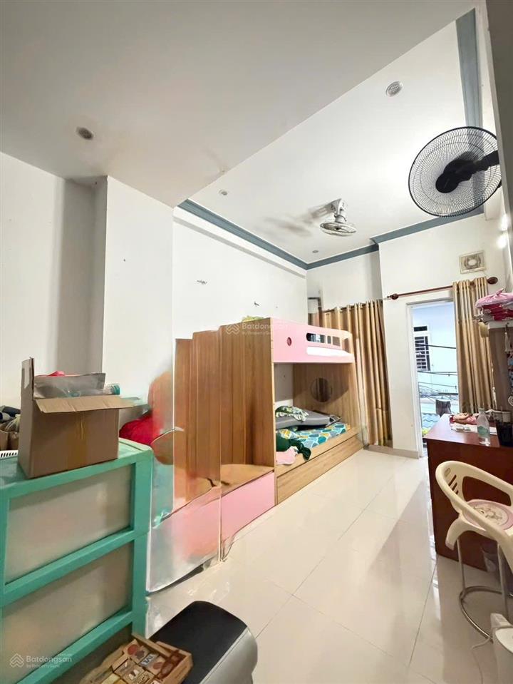 Bán nhà 3,5x8m 2 lầu sân thượng (2pn  2wc) hẻm 4m. bình trị đông  sát lê văn quới. bình tân