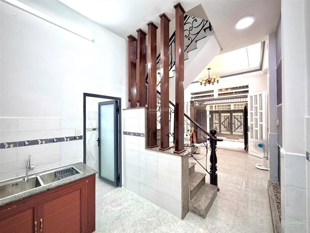 Bán nhà 4x10m 2lầu + st (4pn 3wc) hẻm 3gác. đường số 14  lê văn quới. bình tân