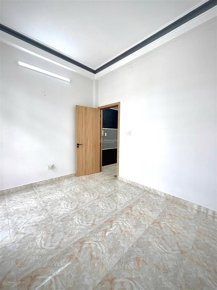 Bán nhà 4x10m 2lầu + st (4pn 3wc) hẻm 3gác. đường số 14  lê văn quới. bình tân
