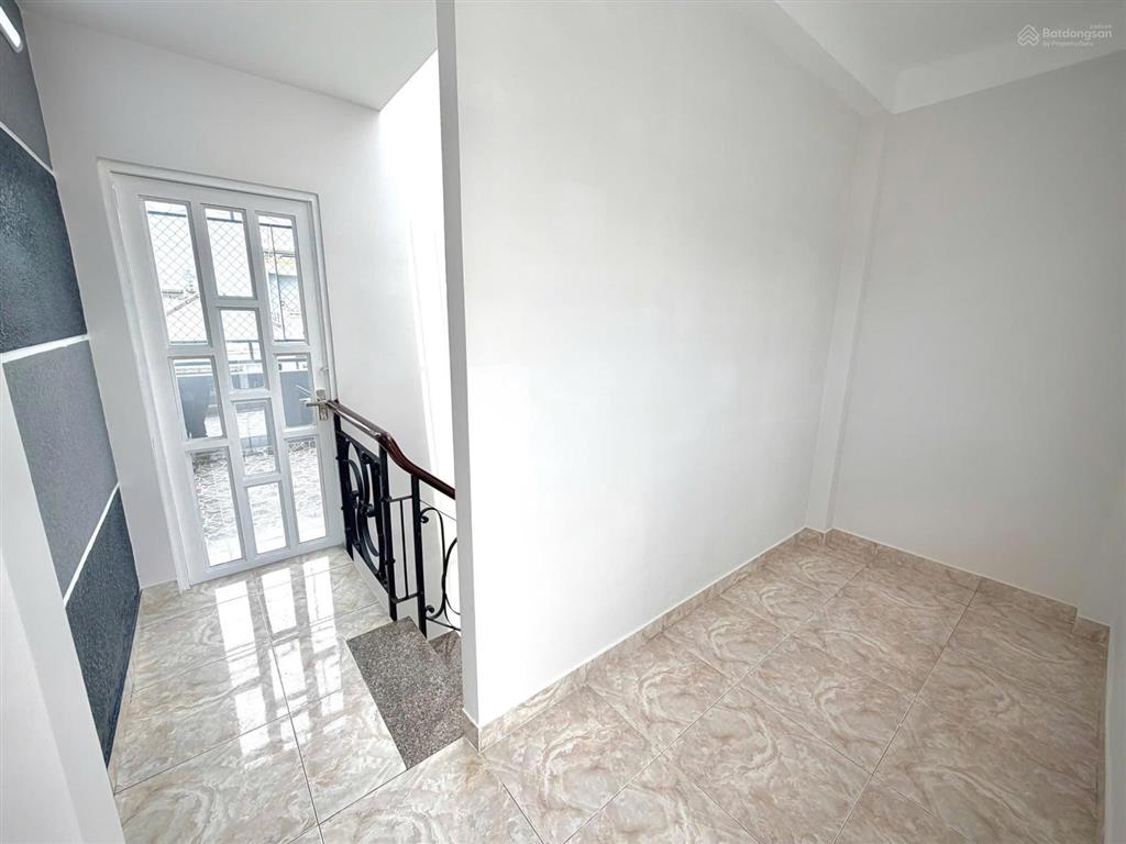 Bán nhà 4x10m 2lầu + st (4pn 3wc) hẻm 3gác. đường số 14  lê văn quới. bình tân