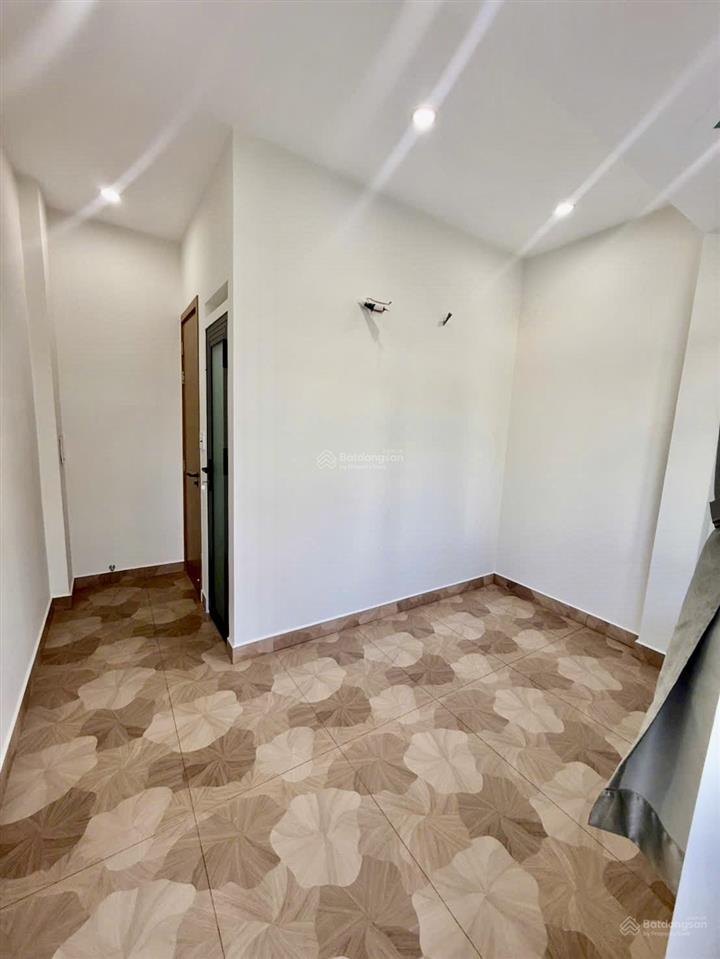 Bán nhà đẹp 3,5x8m 1 lửng + 1 lầu (2pn 3wc) hẻm gần mt. đường tân quý. tân phú