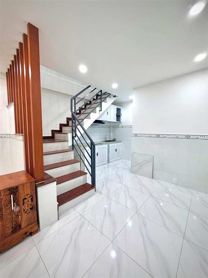 Bán nhà mới 4x8m (1 lầu đúc  2wc) hẻm 3m. lê văn quới, bình tân