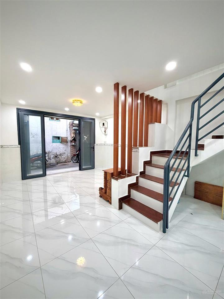 Bán nhà mới 4x8m (1 lầu đúc  2wc) hẻm 3m. lê văn quới, bình tân
