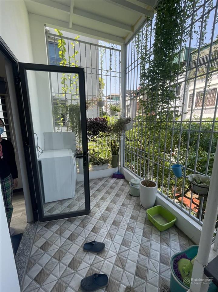 Cho thuê nhà mp lãng yên 55m2 x 3,5 tầng, mt 4m, nhà mới, riêng biệt nguyên căn. giá thuê 17tr