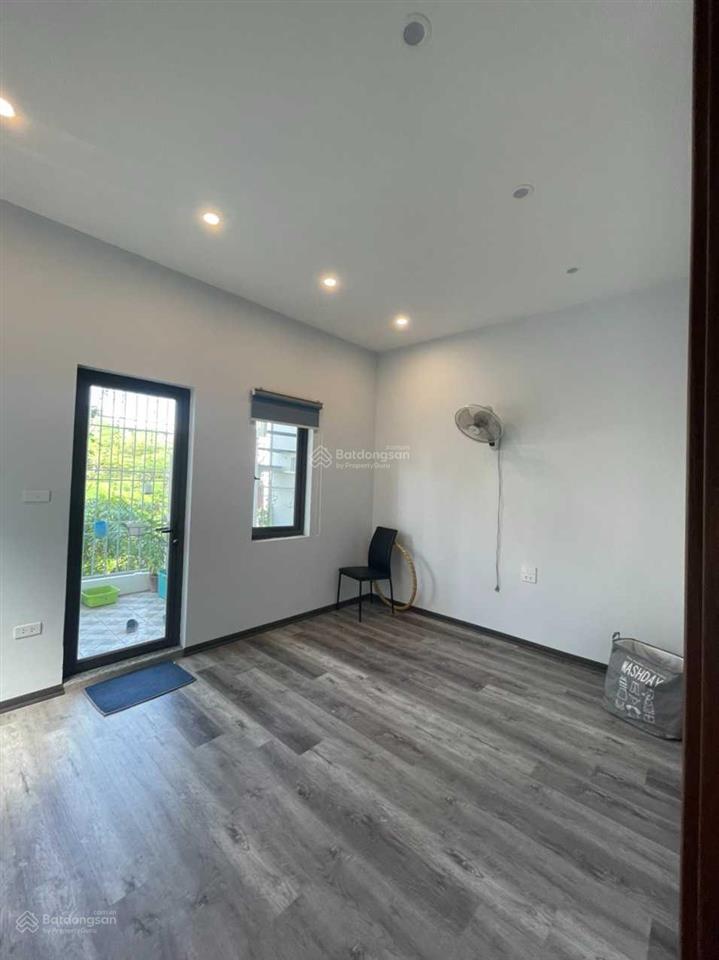Cho thuê nhà mp lãng yên 55m2 x 3,5 tầng, mt 4m, nhà mới, riêng biệt nguyên căn. giá thuê 17tr
