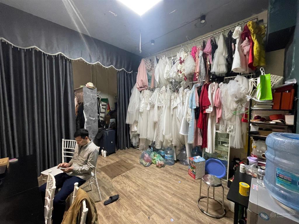 Cho thuê nhà nguyên căn mp mai hắc đế 110m2 x 4 tầng, mt 5m, thông sàn, nhà mới.  0974 557 ***
