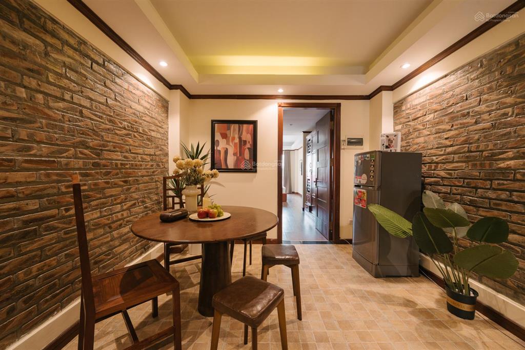 Căn hộ phố lý nam đế 70m2, 2pn, 1pk, 1vs, full đồ, thang máy, pccc, gần phố. giá 13tr/tháng
