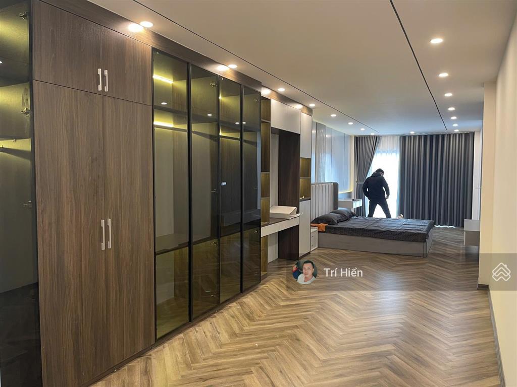 Cho thuê nhà mp bảo linh 70m2 x 5 tầng, mt 4m, nhà mới xây, thông sàn, thang máy. giá 35tr/tháng