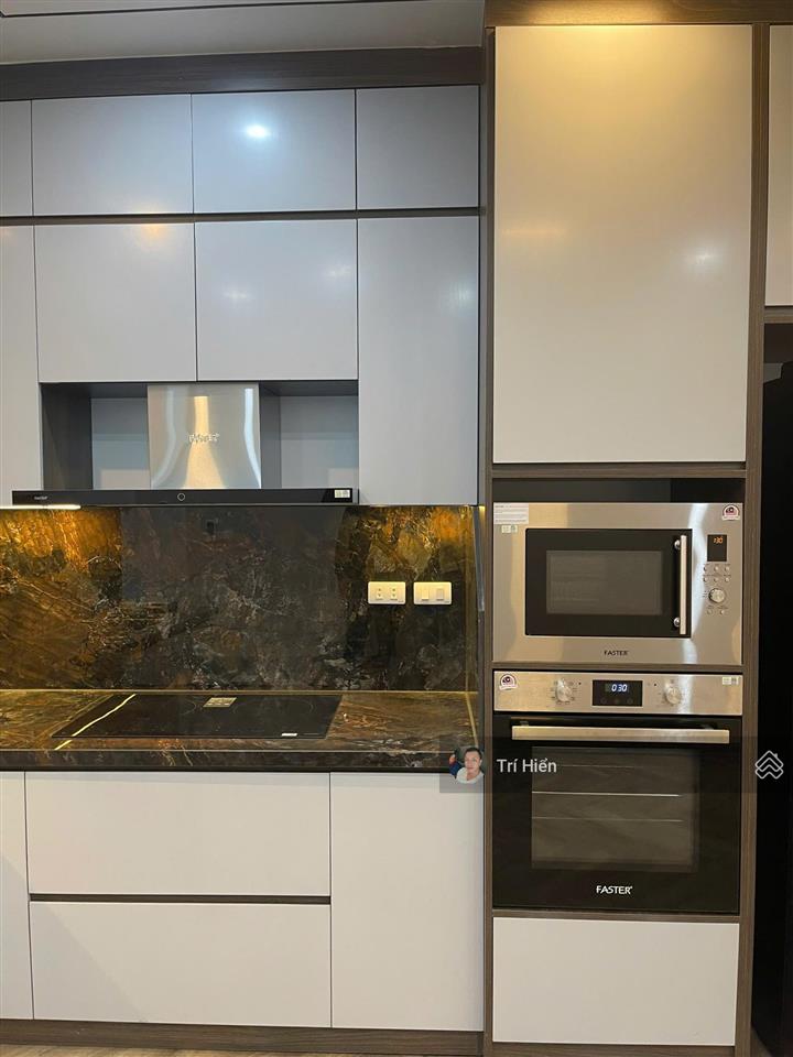 Cho thuê nhà mp bảo linh 70m2 x 5 tầng, mt 4m, nhà mới xây, thông sàn, thang máy. giá 35tr/tháng