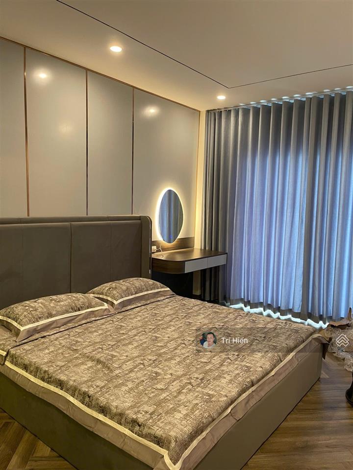 Cho thuê nhà mp bảo linh 70m2 x 5 tầng, mt 4m, nhà mới xây, thông sàn, thang máy. giá 35tr/tháng