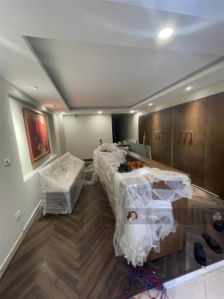 Cho thuê nhà phố trần quang diệu 50m2 x 6 tầng, mt 4,5m, thang máy, thông sàn.  0974 557 ***