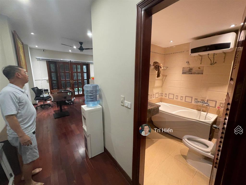 Cho thuê nhà phố trần quang diệu 50m2 x 6 tầng, mt 4,5m, thang máy, thông sàn.  0974 557 ***