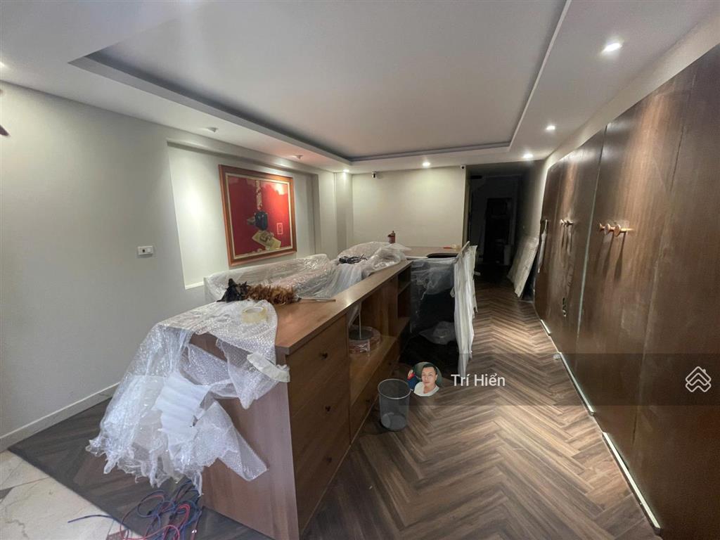 Cho thuê nhà phố trần quang diệu 50m2 x 6 tầng, mt 4,5m, thang máy, thông sàn.  0974 557 ***