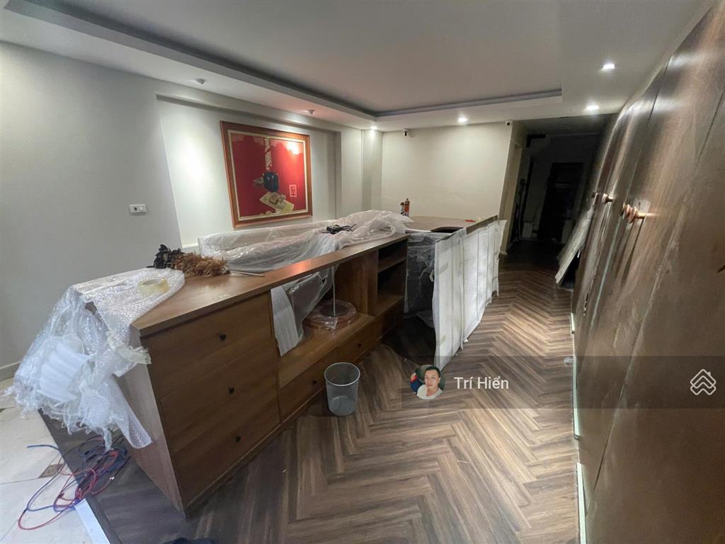 Cho thuê nhà phố trần quang diệu 50m2 x 6 tầng, mt 4,5m, thang máy, thông sàn.  0974 557 ***