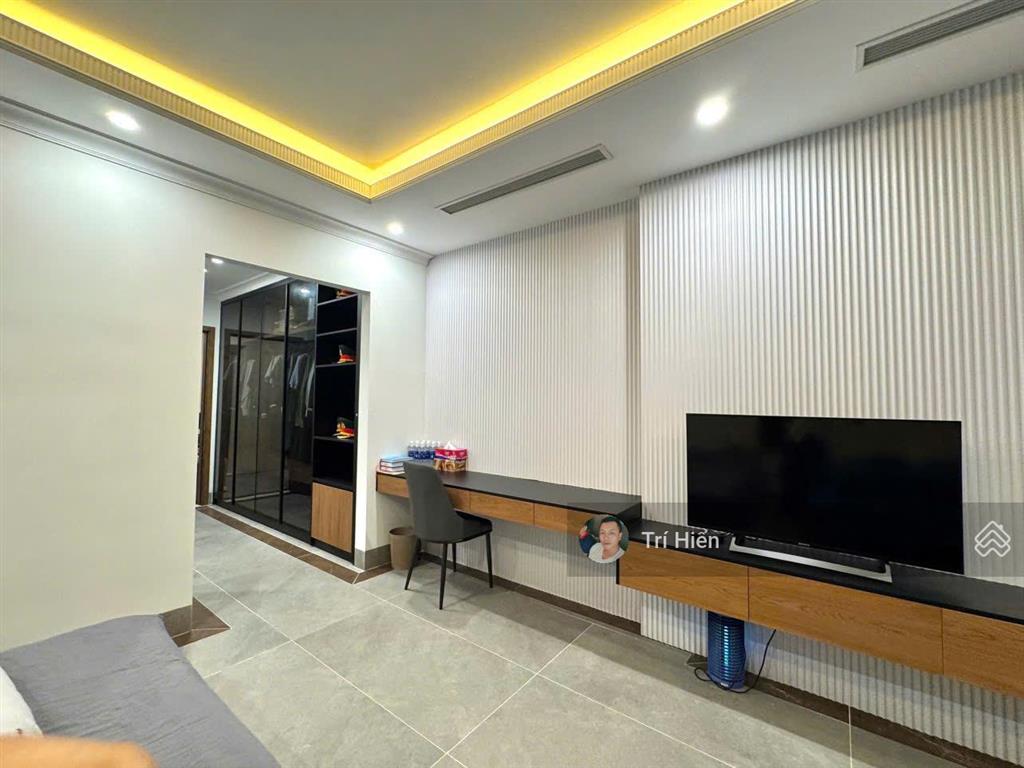 Cho thuê nhà riêng phố hồng hà 80m2 x 7 tầng, mt 5m, thang máy, thông sàn, nguyên căn. giá 42tr