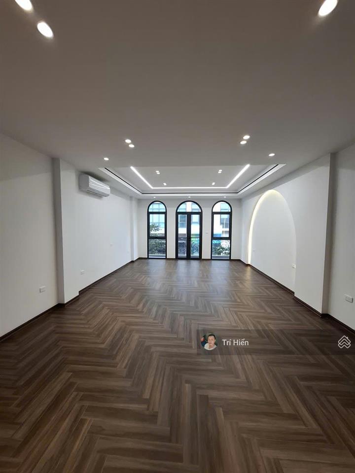 Cho thuê nhà liền kề phố hồng tiến 80m2 x 6 tầng, mt 5m, nhà mới, thang máy.  0974 557 ***