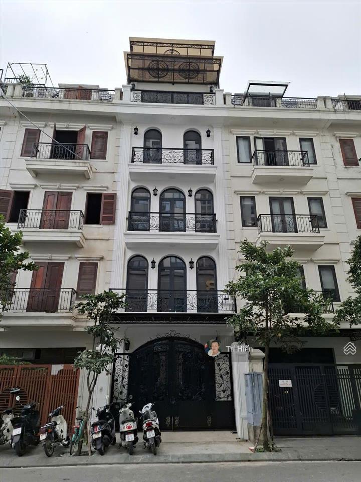 Cho thuê nhà liền kề phố hồng tiến 80m2 x 6 tầng, mt 5m, nhà mới, thang máy.  0974 557 ***