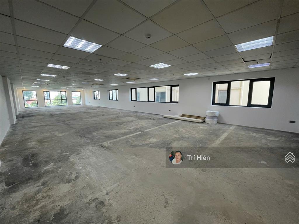 Cho thuê nhà mp kim ngưu 200m2 x 3 tầng, mt 10m, thông sàn, nguyên căn, đoạn đẹp.  0974 557 ***