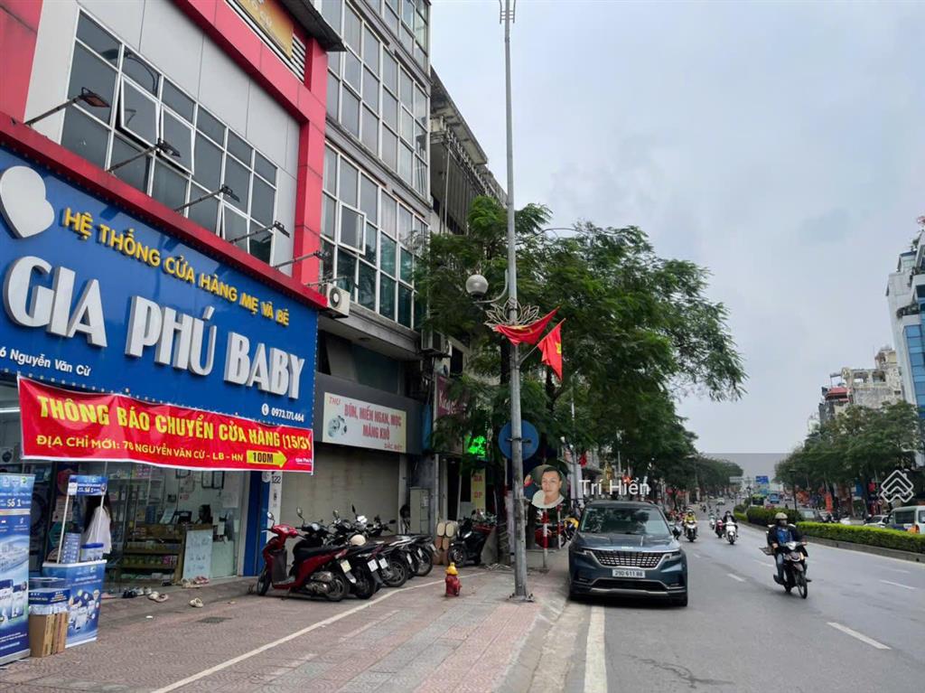 Cho thuê nhà mp nguyễn văn cừ 130m2 x 3 tầng, mt 8m, thông sàn, nguyên căn.  0974 557 ***