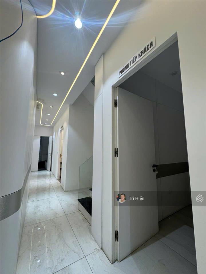 Cho thuê nhà mp triệu việt vương 130m2 x 4 tầng, mt 6m, có sân vườn, nguyên căn.  0974 557 ***