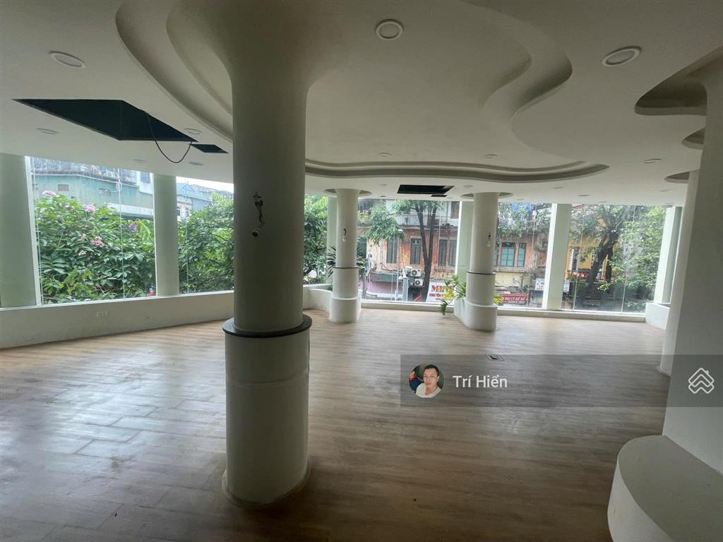Cho thuê lô góc mp lê duẩn 90m2 x 4 tầng, mt 16m, nhà mới, thông sàn, ngã tư phố.  0974 557 ***