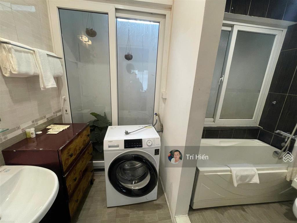 Cho thuê nhà mp bùi thị xuân 80m2 x 6 tầng, mt 8m, thông sàn, thang máy, nhà mới.  0974 557 ***