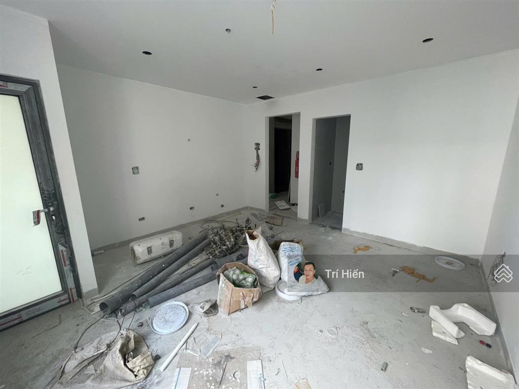 Cho thuê nhà phố nguyên hồng 100m2 x 7 tầng, mt 8m, nhà mới xây, full đồ, chia 17p khép kín.